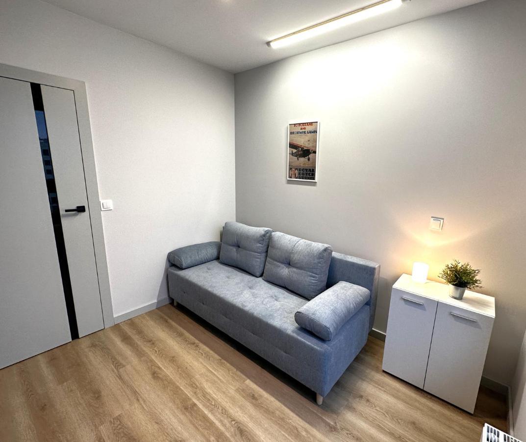 Apartament Lotnisko Chopina Warsaw Airport Exterior foto